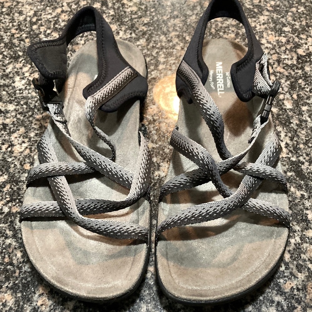 Merrell gray and black sandals